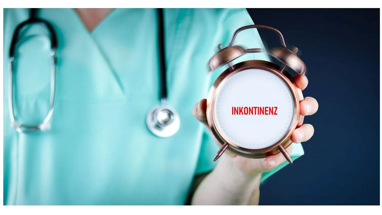 Eine Person hält einen Wecker hoch mit der Aufschrift Inkontinenz