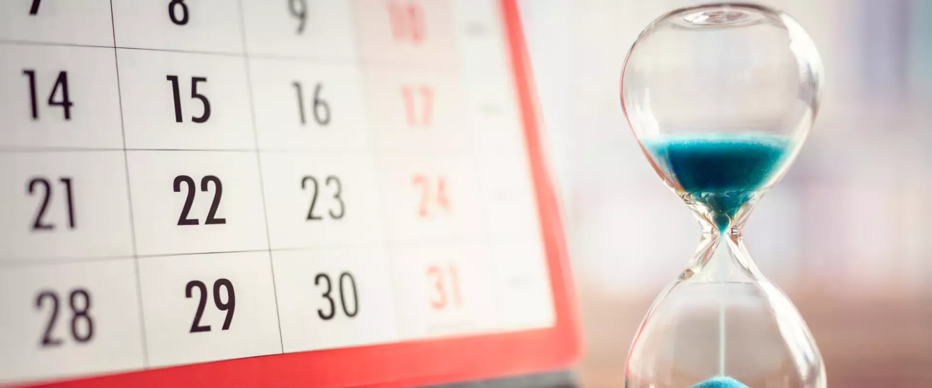 Kalender und Sanduhr