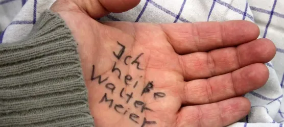 Bild Hand mit Schrift zum Erinnern