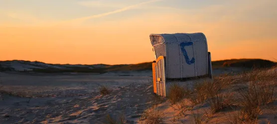 Foto: Strandkorb in der Abendsonne